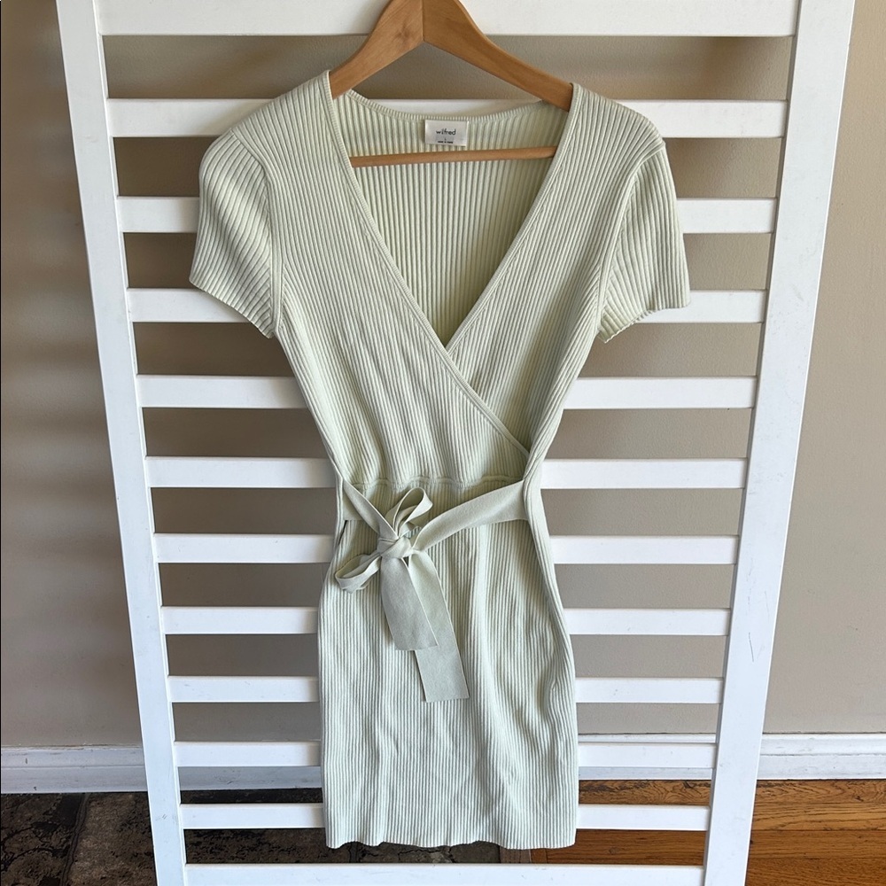 Wilfred All Tied Up Ribbed V-Neck in Rainwash Green Dress Size Large